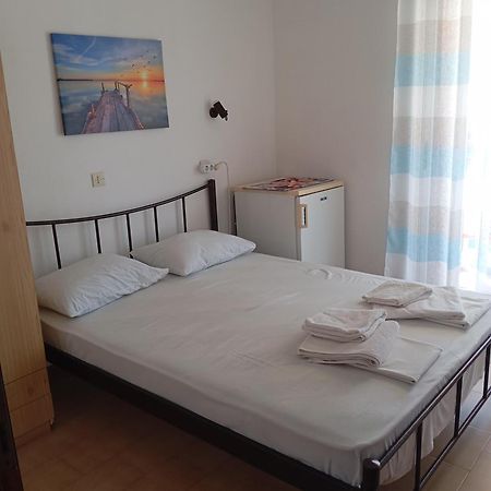 George Rooms Votsi  외부 사진