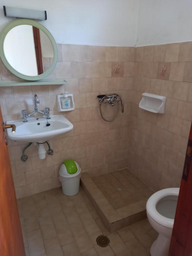 George Rooms Votsi  외부 사진
