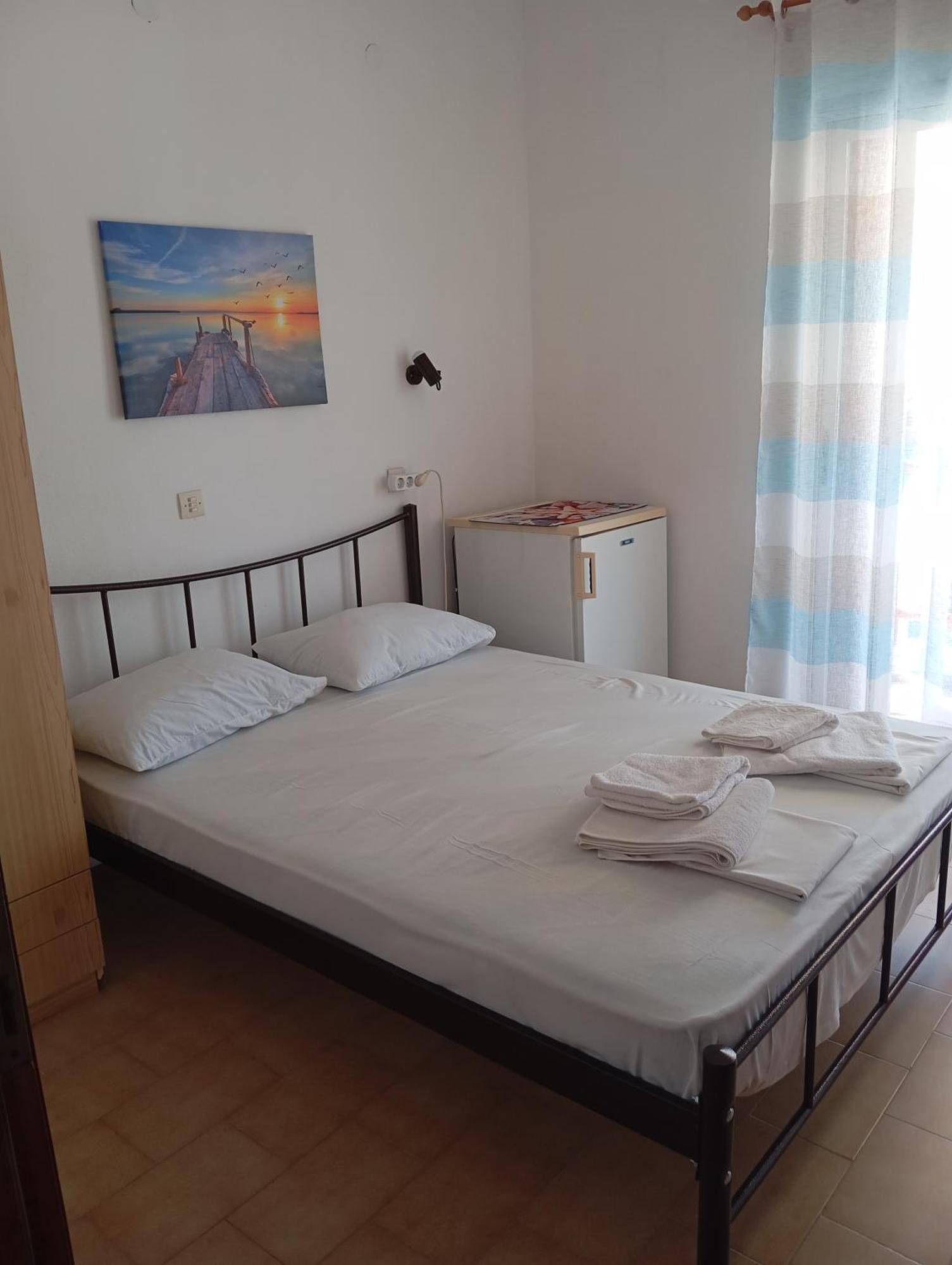 George Rooms Votsi  외부 사진